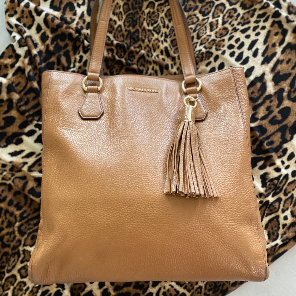 Michael Kors Tan Bedford Laptop Tote w/ Tassel - Picture 1 of 8